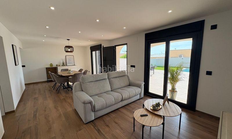 Foto 98ee93f7-6b3d-42b2-a9c7-d3a3413a94eb. Chalet in calle poniente in Cabo Roig Orihuela