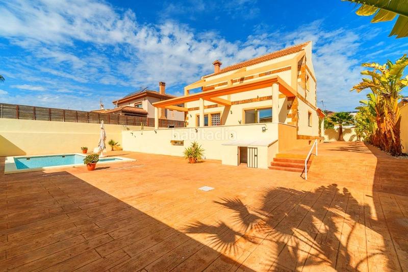 Foto eeaa01fa-c8af-4490-85f9-c445c40645dd. Xalet a calle meridiano a Aguas Nuevas Torrevieja