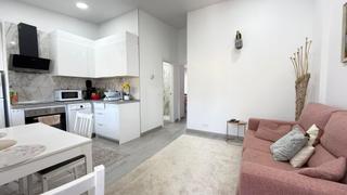 Maison à Calle marcelina. Apartamento de 2 dormitorios 1 baño en torrevieja   alicante