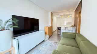 Appartement in Calle de san julián. Apartamento de 1 dormitorio 1 baño en torrevieja  alicante