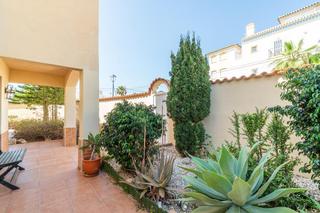 Chalet en Calle mimosas. Chalet de 4 dormitorios 3 baños en la mata  torrevieja