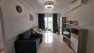 Apartament a Calle tomillo. Apaetamento de 2 dormitorios 1 baño en torrevieja alicante