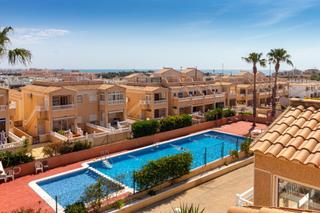 Haus in Calle villa rosa. Adosado de 2 dormitorios 2 baños en punta prima  orihuela costa
