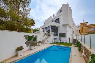 Chalet in Calle puig mayor-filipinas. Villa de lujo de 3 dormitorios 4 baños en orihuela costa alicant