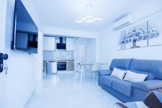 Piccolo appartamento in Calle santander 3. Apartamento de 2 dormitorios con piscina comunitaria en torrevie