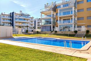 Casa adossada a Calle clavo. Apartamento de 2 dormitorios 2 baños en villa martin orihuela co