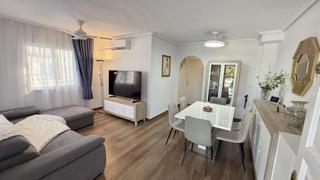Maison à Capricornio-la florida. Adosado de 2 dormitorios y 2 baños en la florida  orihuela costa