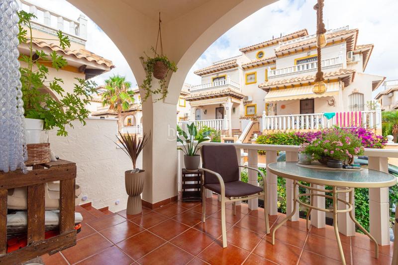 Foto 1a7e6d3e-7808-4a39-be92-a1166472766a. Casa en calle atalaya adosado de 2 dormitorios 2 baños en lomas de cabo roig te espera! costa en Orihuela