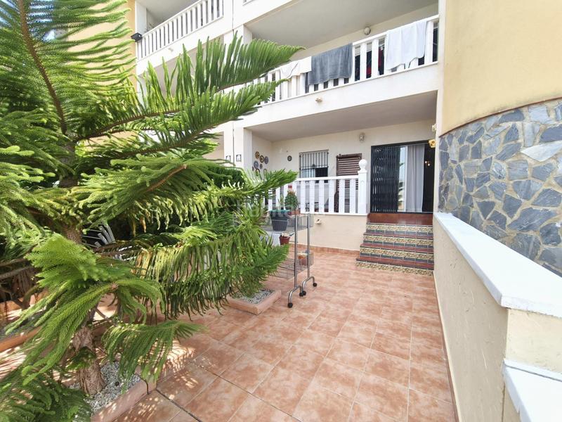Foto 19ca58fa-fcb1-4619-b03a-1f1b98c7aef9. Apartamento en pau 25 1 apartamento de 2 dormitorios 1baño costa alicante tu oasis en lomas de cabo roig! en Orihuela