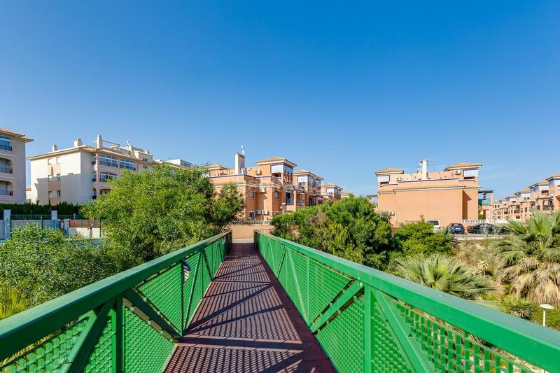 Foto 1d719cb6-6789-4815-8f42-e370fb5f44c9. Ático en polígono j-1 p flamenca norte 95 ático con gran terraza y solarium de 2 dormitorios en Playa Flamenca costa en Orihuela
