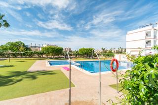 Àtic a Calle j.h.alhamed. Ático de 2 dormitorios 2 baños con solarium, garaje y piscina en