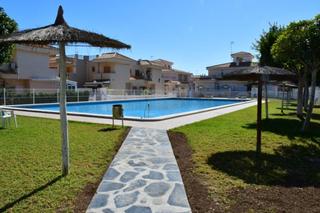 Maison  Calle pintor ribera-playa flamenca. Bungalow de 3 dormitorios 2 baños en oirhuela costa  playa flame