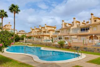 Casa adossada a Calle pica 2. Duplex de 3 dormitorios y 2 baños en playa flamenca orihuela cos