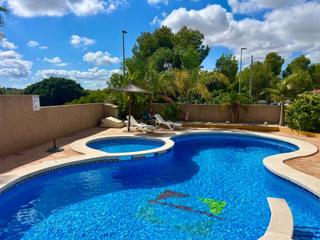 Casa in Calle de salvador dalí. Tríplex adosado en venta tu refugio mediterráneo en montemar, al