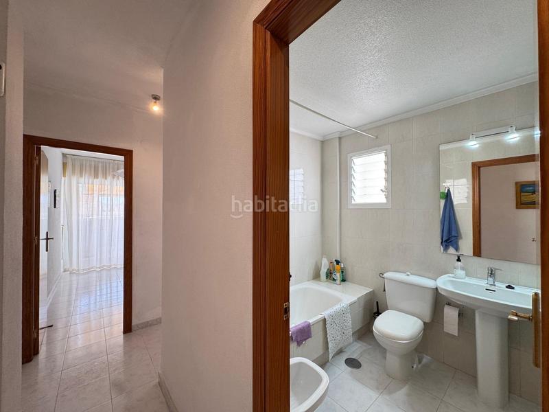 Foto 80c5e10c-6a1a-40e5-81e8-9b71073ad00c. Attique dans avenida de las habaneras dans Avenida Habaneras - Curva de Palangre Torrevieja