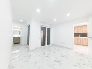 Planta baixa  Calle callosa de segura. Apartamento reformado a estrenar a solo 7 pasos del mar en playa