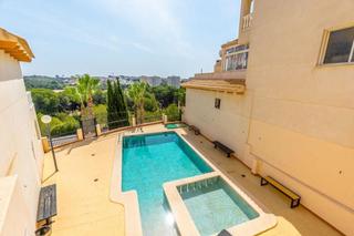 Apartamento en Calle samaniego. Apartamento de 2 dormitorios y 1 baño en orihuela costa campoamo