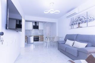 Apartament a Calle santander 3. Apartamento de 2 dormitorios con piscina comunitaria en torrevie