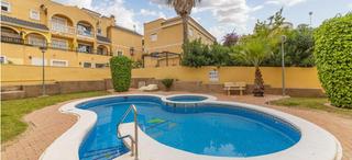 Lloguer Apartament a Calle surinan 4. Se alquila por temporada de 11 meses  apartamento de 2 dorm 1 ba