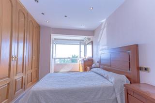 Miete Appartement in Calle concepcion 1. Se alquila por 1 año mínimo apartamento de 3 dormitorios y 2 bañ