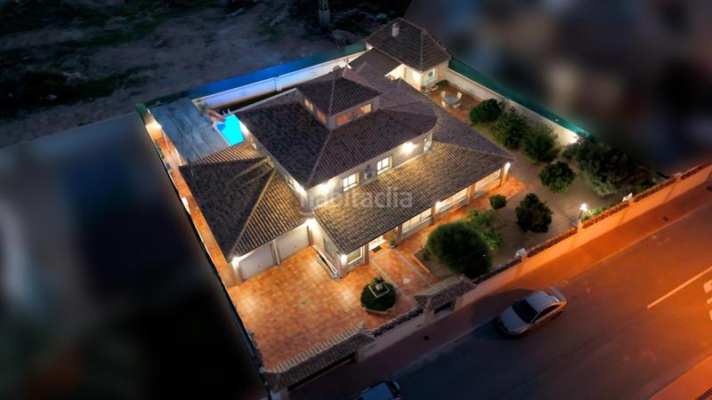 Foto 052e9609-93b5-4aac-8c5c-1da917e983c4. Chalet con riscaldamento parcheggio piscina in Zona Carrefour - Urbanizaciones Torrevieja