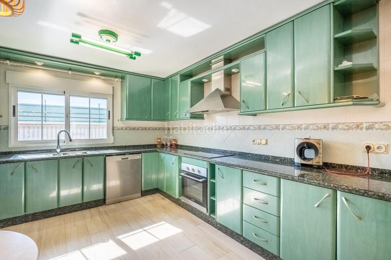 Foto cd68f100-4774-41e8-a8ca-36620360be68. Chalet con riscaldamento parcheggio piscina in Zona Carrefour - Urbanizaciones Torrevieja