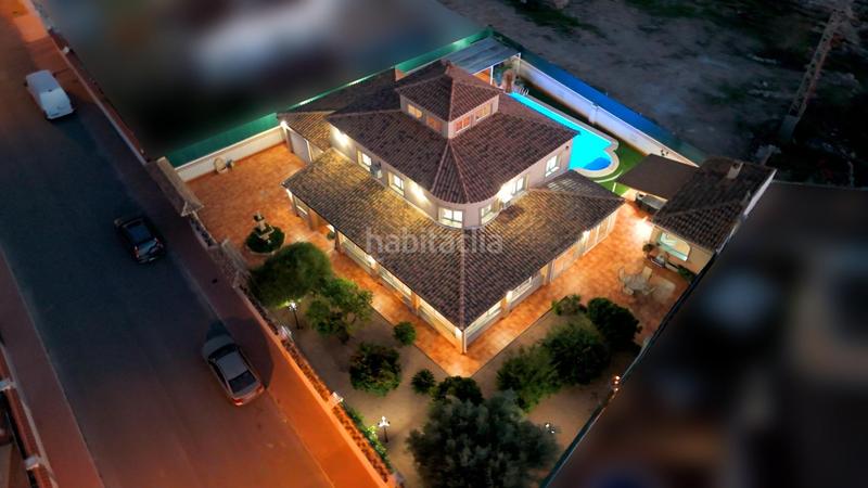 Foto ef499fe4-8301-4817-bb97-c329b4bc2354. Chalet con riscaldamento parcheggio piscina in Zona Carrefour - Urbanizaciones Torrevieja