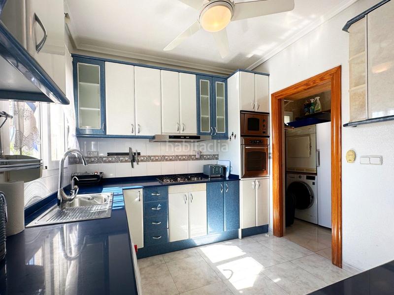 Foto 4894ee2b-cb88-41a2-86b3-13ff6c935b35. Chalet in calle diego vázquez in Playa Flamenca Orihuela