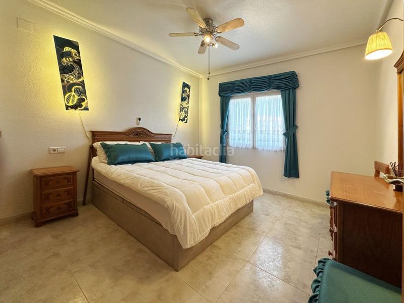 Foto 9d9a1dff-da9a-40e9-9292-9ac12844a708. Chalet in calle diego vázquez in Playa Flamenca Orihuela