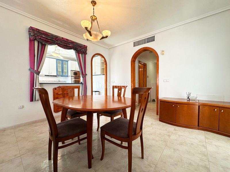 Foto a7390c86-ff48-4027-b90b-6415f434d291. Chalet in calle diego vázquez in Playa Flamenca Orihuela