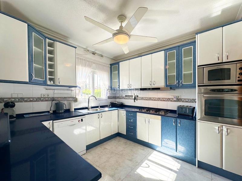 Foto bbbd9ac4-950e-429d-a7a7-23c3b4dd8a0d. Chalet in calle diego vázquez in Playa Flamenca Orihuela