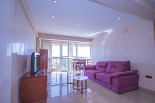 Miete Appartement in Calle concepcion 1. Se alquila por 1 año mínimo apartamento de 3 dormitorios y 2 bañ