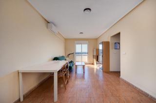 Apartamento  Calle acacio rebagliato pamies. Apartamento de 2 dormitorios 1 baño en torrevieja vive donde otr