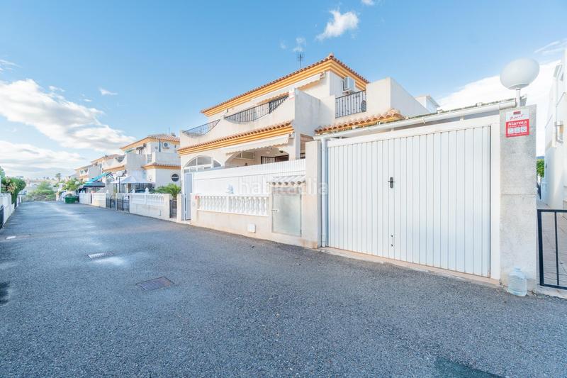 Foto 1a63d300-72e5-4497-b5f4-7ce71ae75d79. Duplex in calle niagara in Playa Flamenca Orihuela
