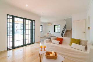 Chalet  Calle estrecho de mesina. Chalet independiente con jardin y con piscina para reformar en v