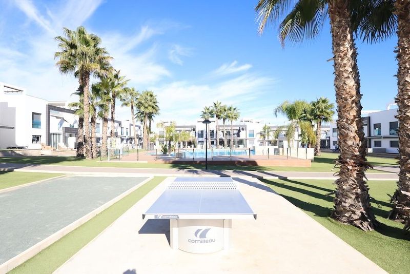 Foto 0461c02a-00f8-49d5-8578-c53f3d7e02e6. Apartament amb aparcament piscina a La Zenia Orihuela