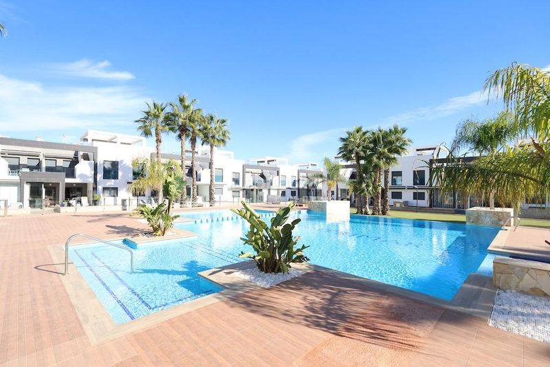 Foto 302b1b7e-69f9-4296-88d0-2191a664a631. Apartament amb aparcament piscina a La Zenia Orihuela