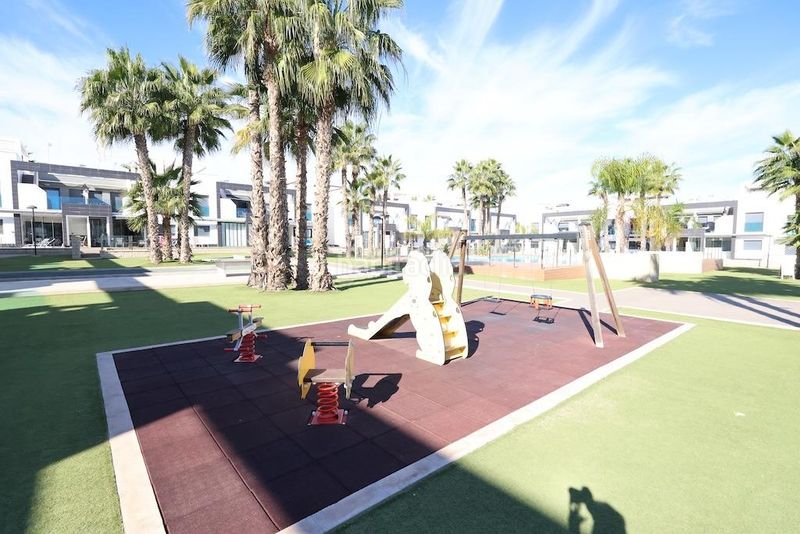 Foto 59ae37a4-c4e1-421d-9d15-61762c60d95b. Apartament amb aparcament piscina a La Zenia Orihuela