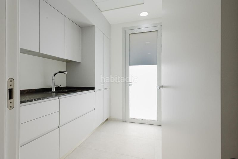 Foto 541c2150-4b55-42f0-8ab3-62e967b48a8a. Chalet villa de 5 dormitorios y 6 baños con piscina privada en las colinas golf costa en Orihuela