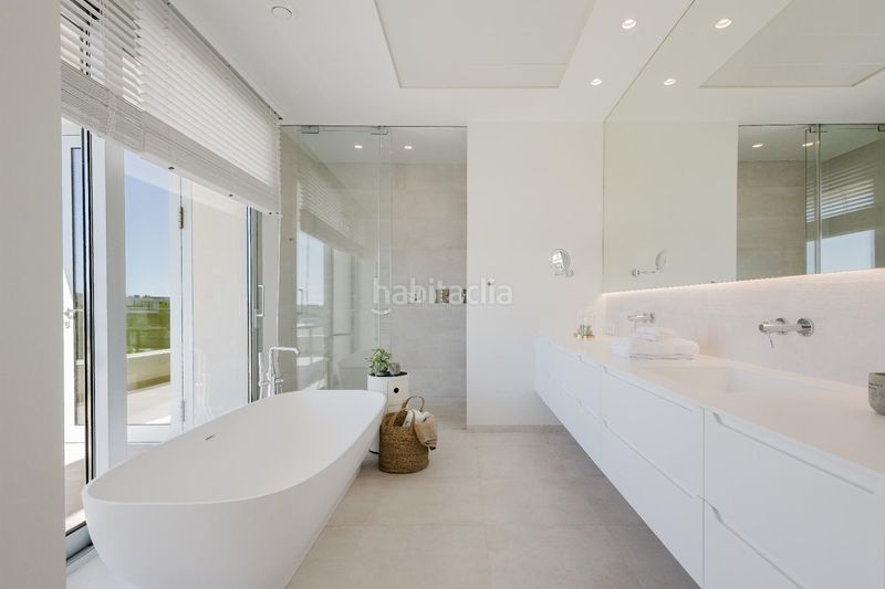 Foto 7d952ad9-e5e7-4c9a-b04c-4cd080ede263. Chalet villa de 5 dormitorios y 6 baños con piscina privada en las colinas golf costa en Orihuela
