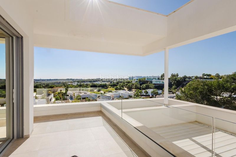 Foto 8702dcc4-888d-49da-8456-51922a38b09f. Chalet villa de 5 dormitorios y 6 baños con piscina privada en las colinas golf costa en Orihuela