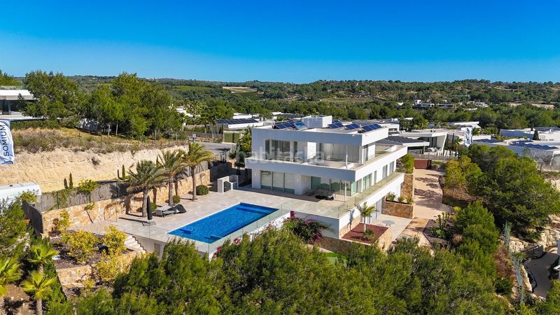 Foto 9f5a9bff-171b-4d3e-bee0-2ef78d660e07. Chalet villa de 5 dormitorios y 6 baños con piscina privada en las colinas golf costa en Orihuela