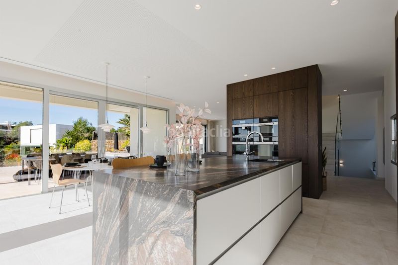 Foto a7feba69-6da9-47e2-a523-0ba3bd92bfe7. Chalet villa de 5 dormitorios y 6 baños con piscina privada en las colinas golf costa en Orihuela