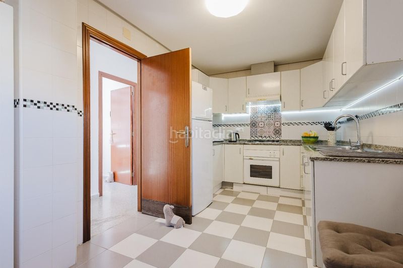 Foto 213f7e16-641a-44c9-8714-8b1298632b11. Apartamento  dee 4 dormitorios 2 baños alicante en San Miguel de Salinas