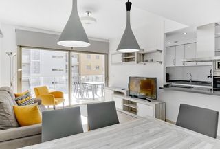 Casa a schiera  Calle clavo. Apartamento de 2 dormitorios 2 baños en villa martin orihuela co