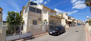Haus  Calle cinta. Adosado de 4 dormitorios y 3 baños en playa flamenca orihuela co