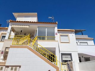 Casa  Urbanizacion parque de las naciones. Encantador bungalow reformado en torrevieja, ideal para disfruta