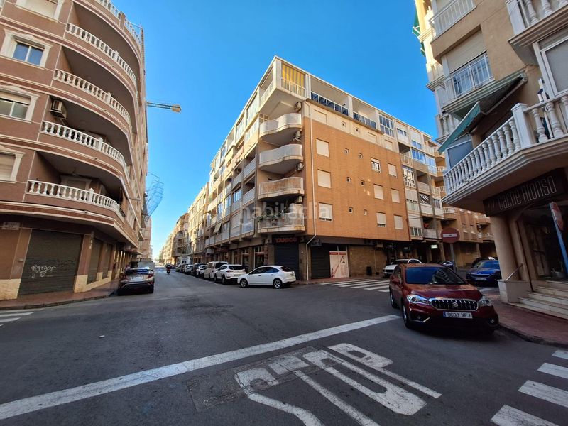 Foto 1aaf244a-9830-42b1-9a53-cd901691da5e. Ático  dúplex de 3 dormitorios 2 baños en Avenida Habaneras - Curva de Palangre Torrevieja