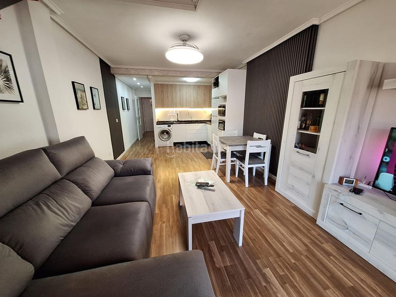 Foto b8ef039f-7f58-4596-a770-c314a1b5992c. Ático  dúplex de 3 dormitorios 2 baños en Avenida Habaneras - Curva de Palangre Torrevieja