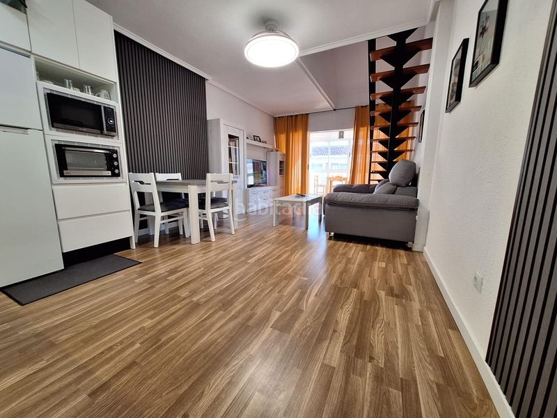Foto f740e797-62e1-4bfc-813a-88955bfcc464. Ático  dúplex de 3 dormitorios 2 baños en Avenida Habaneras - Curva de Palangre Torrevieja
